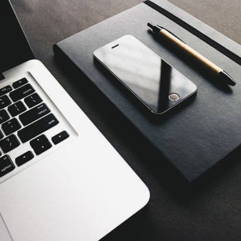 恒大主场大胜申花，稳居中超榜首位置